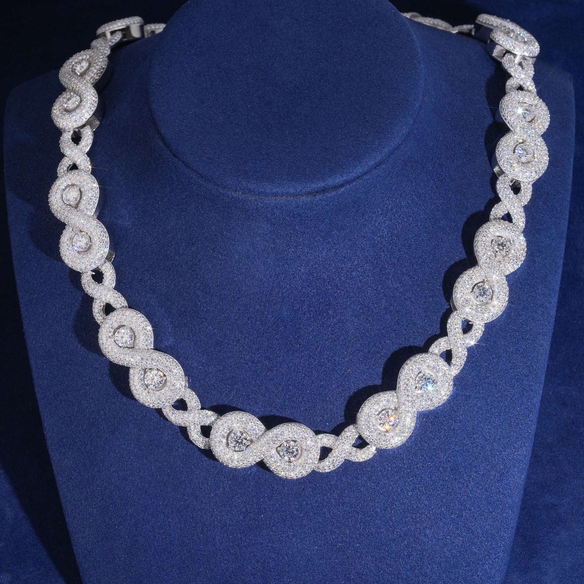 S925 Moissanite Diamond Infinity Chain in White Gold - 17mm Necklaces