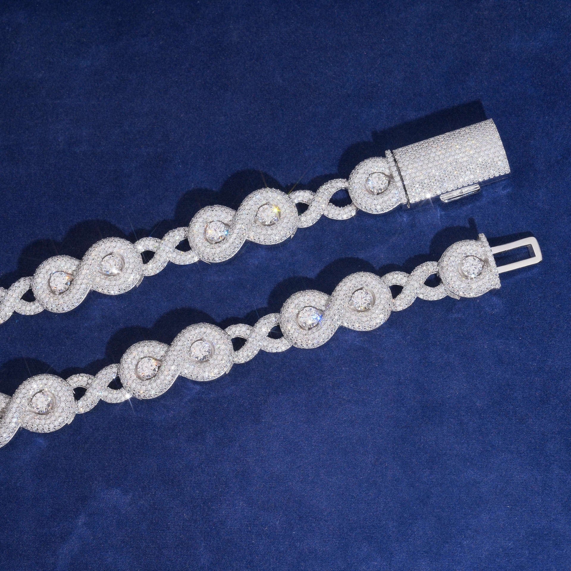 S925 Moissanite Diamond Infinity Chain in White Gold - 17mm Necklaces