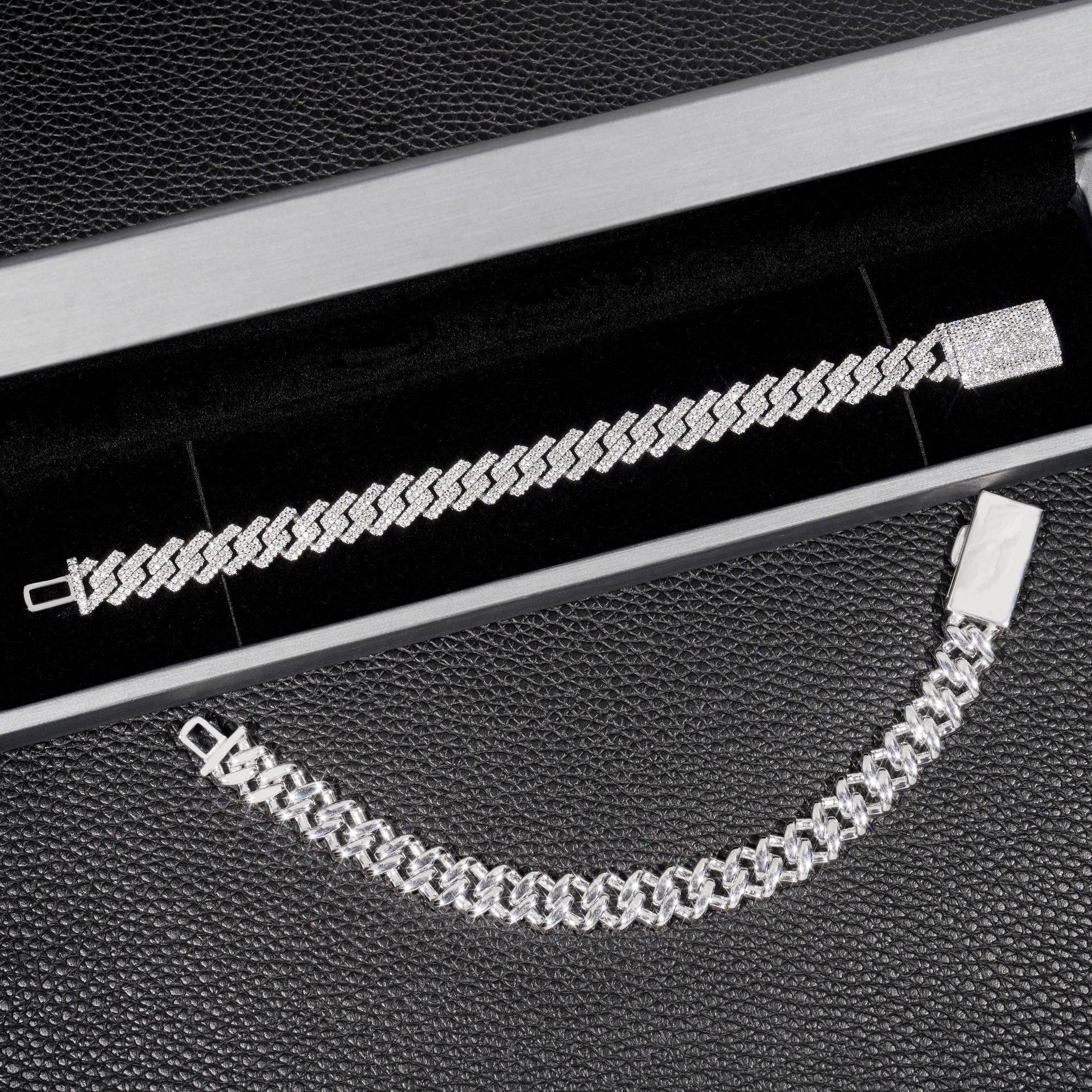 S925 Moissanite Diamond Prong Cuban Link Chain in White Gold - 13mm Necklaces