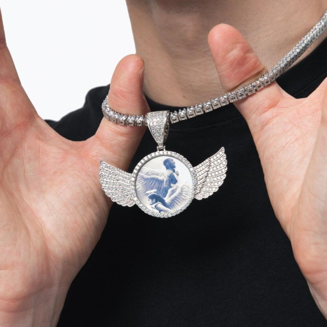 THE FLYING ANGEL® - Custom Round Photo Pendant