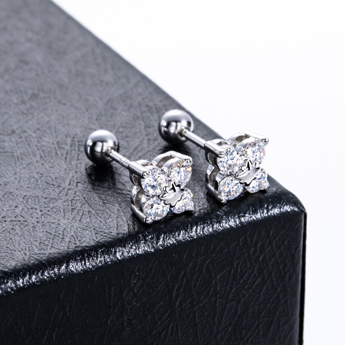 Four-Leaf Clover Moissanite Diamond Stud Earrings in White Gold Earrings 