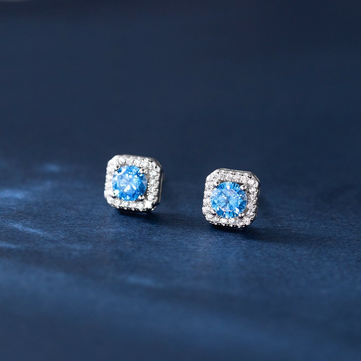 S925 Black Moissanite Halo Square Stud Earrings in White Gold - 1.0 Carat Earrings 