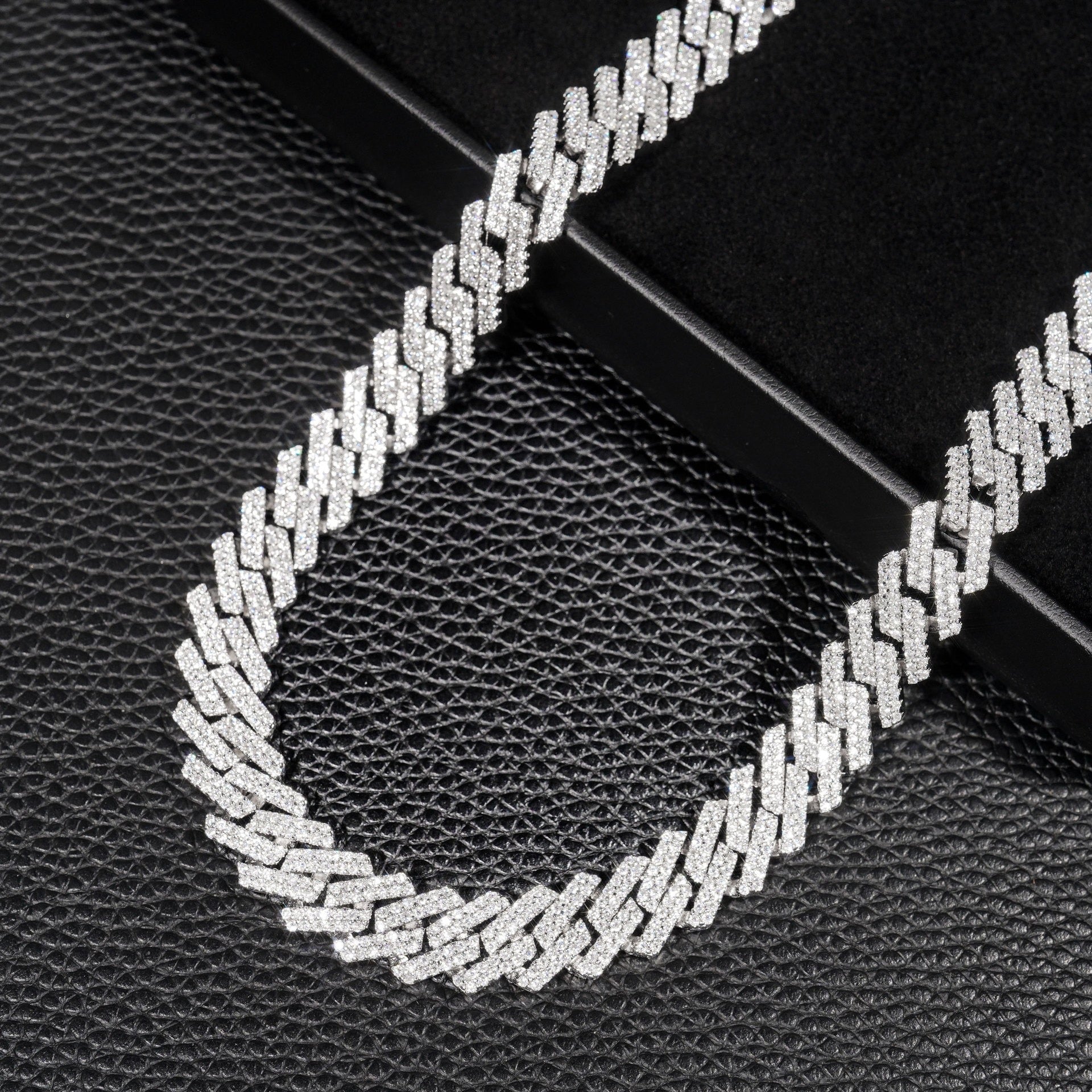S925 Moissanite Diamond Prong Cuban Link Chain in White Gold - 13mm Necklaces 