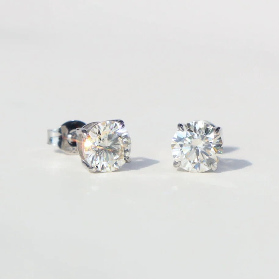 Excellent VVS1 Moissanite Diamond Earrings Studs in White Gold Earrings 