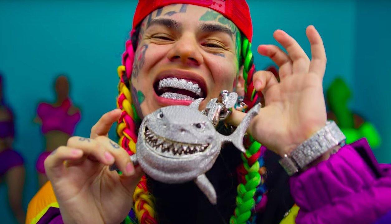 Tekashi 6ix9ine’s Iced Out Shark Pendant Necklace (Small Size) Charms & Pendants 