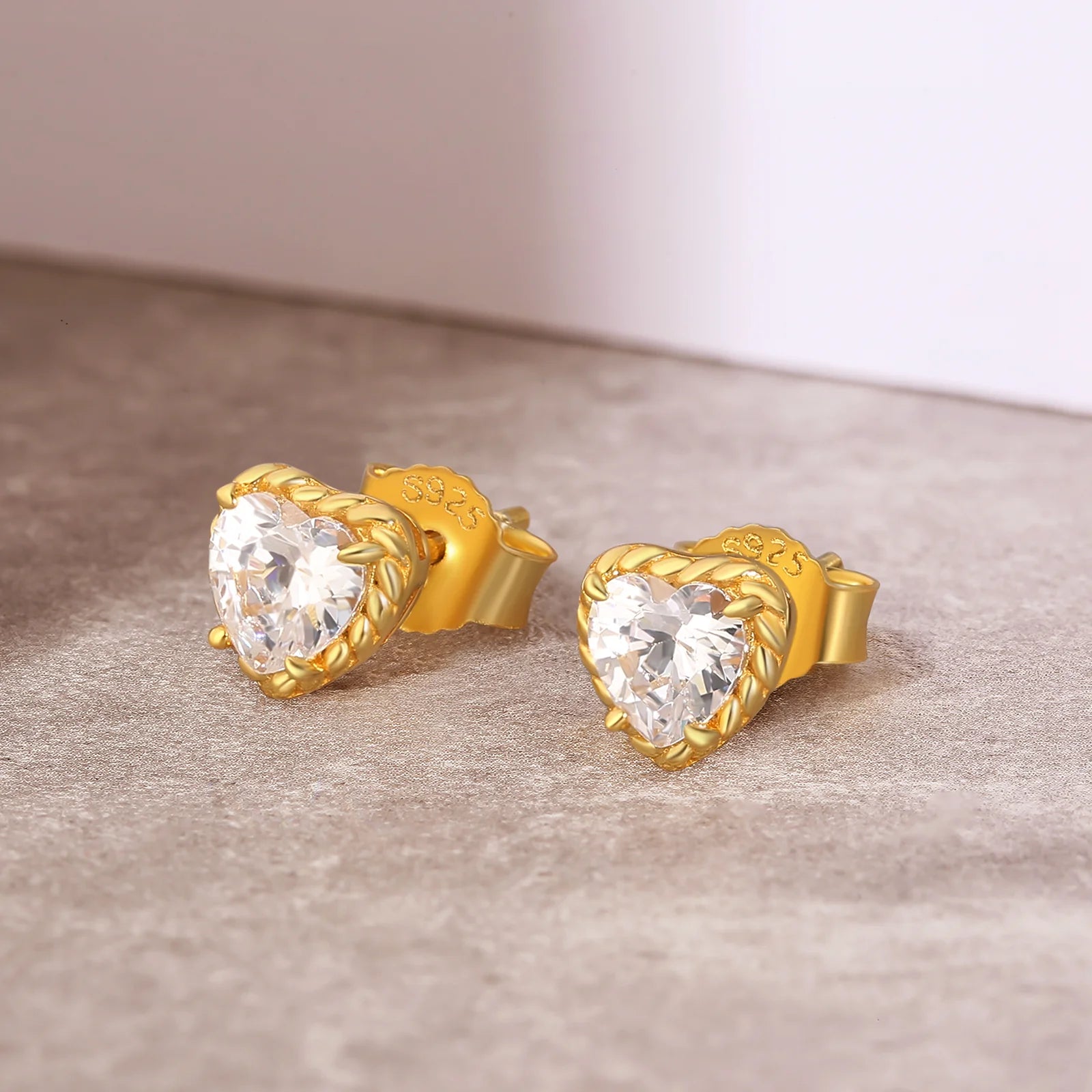 Women's Twisted Heart-shaped Diamond Stud Earrings Earrings 